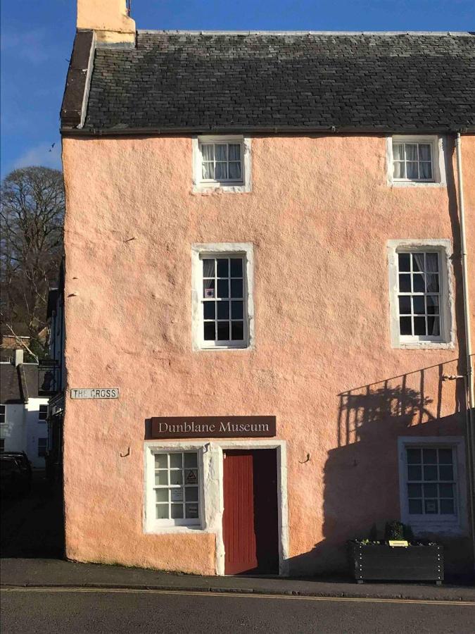 Apartamento Fantastic 2 Bed Flat In Dunblane High Street Exterior foto